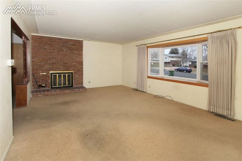 715 Dunston St, Colorado Springs, CO 80907