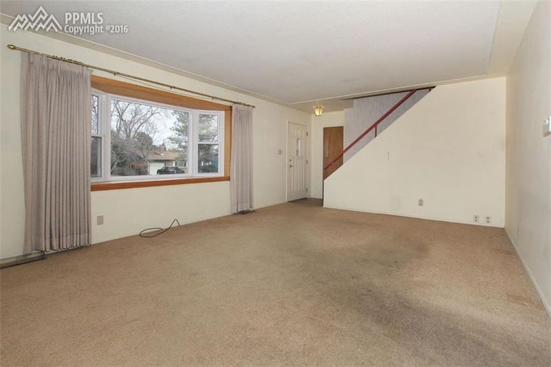 715 Dunston St, Colorado Springs, CO 80907