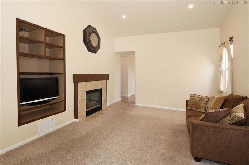 7153 Saddle Up Dr, Colorado Springs, CO 80922