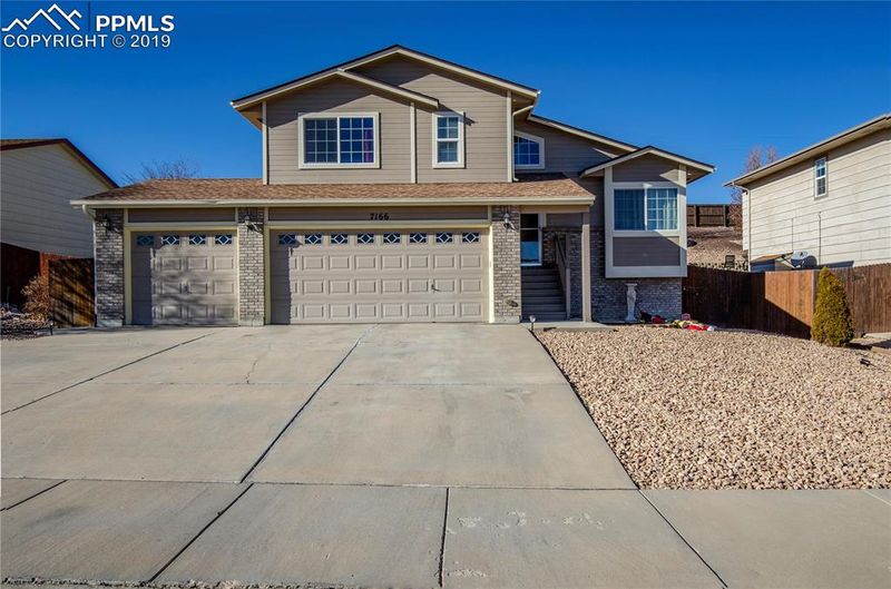 7166 Lone Eagle Ln, Colorado Springs, CO 80925