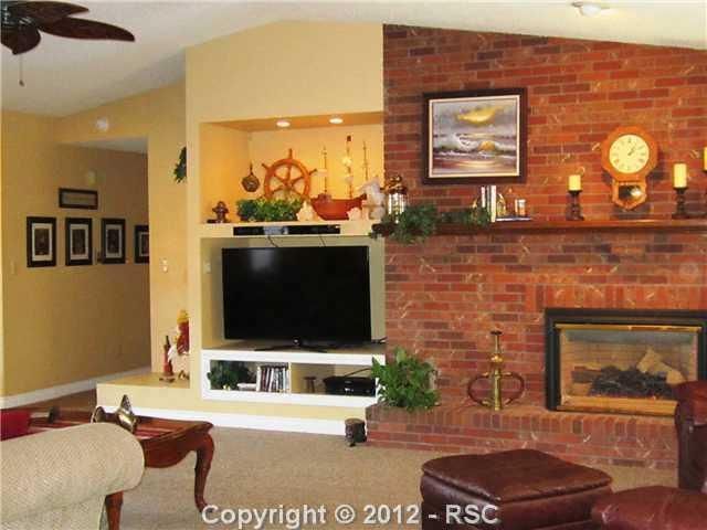 7168 Murdoch Dr, Colorado Springs, CO 80920
