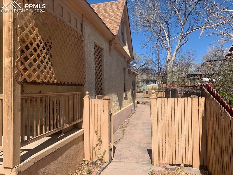 717 W 15th St, Pueblo, CO 81003