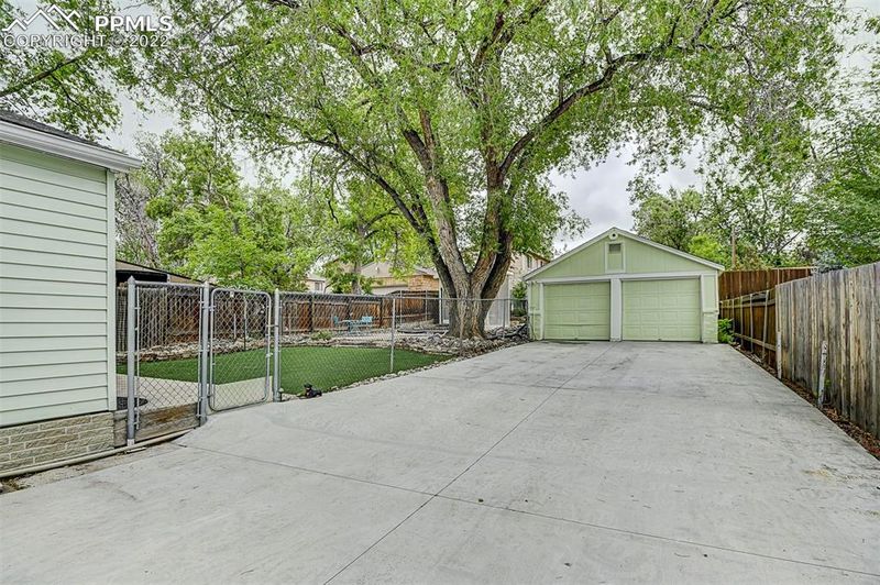 717 Bennett Ave, Colorado Springs, CO 80909