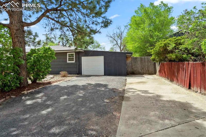 717 W Monroe St, Colorado Springs, CO 80907