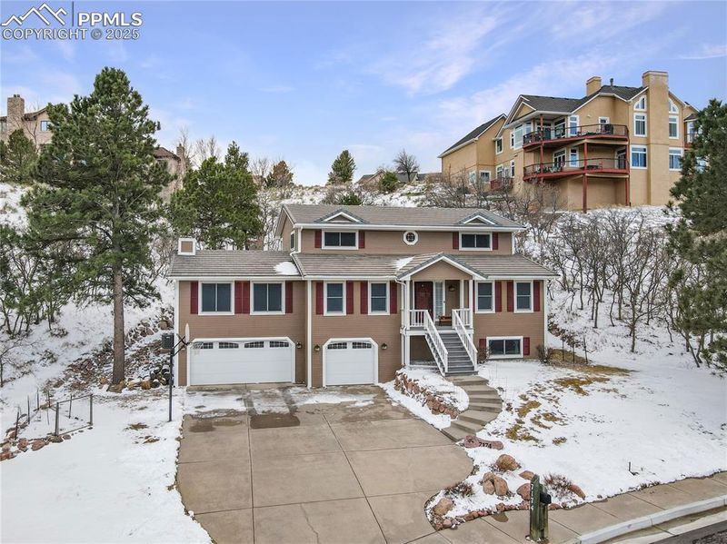 7174 Oak Valley Dr, Colorado Springs, CO 80919