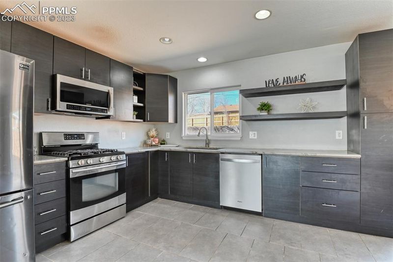 718 Bryce Dr, Colorado Springs, CO 80910