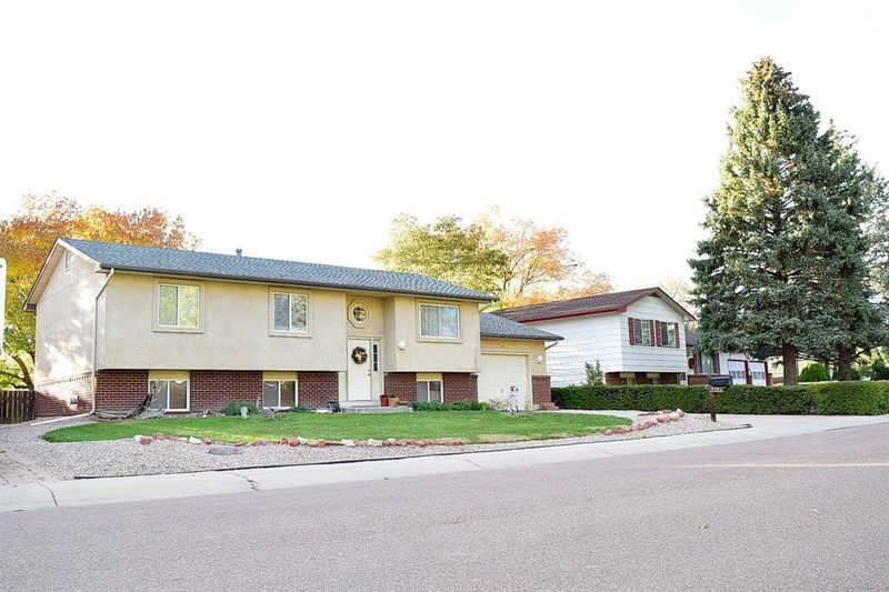 7182 Metropolitan St, Colorado Springs, CO 80911
