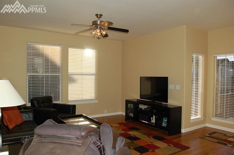 720 Vista Verde Hts, Monument, CO 80132