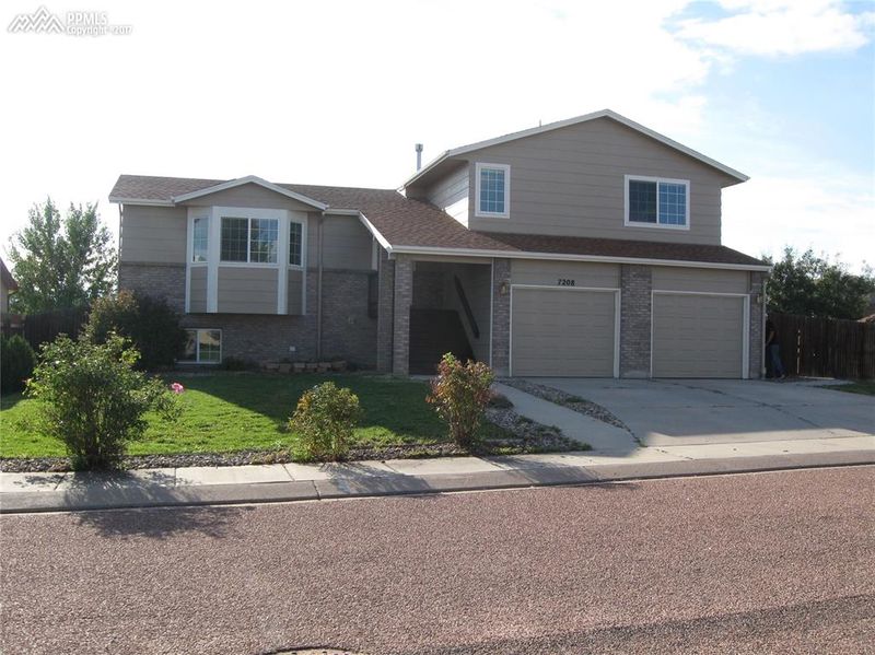 7208 Littlefork Ln, Colorado Springs, CO 80925