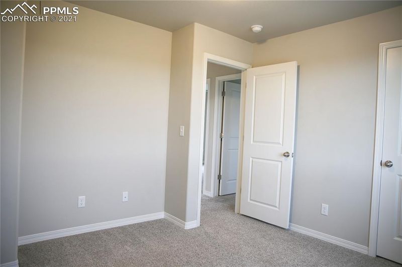 721 Grissom Dr, Colorado Springs, CO 80915