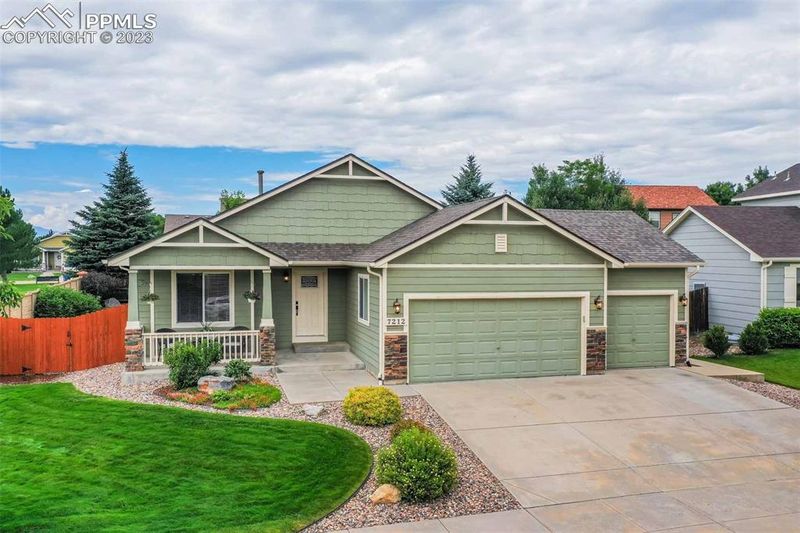 7212 Amberly Dr, Colorado Springs, CO 80923