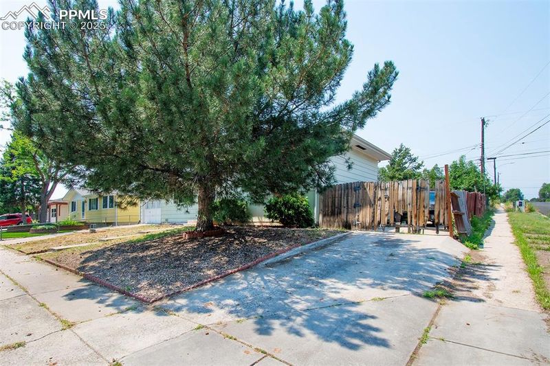 722 Querida Dr, Colorado Springs, CO 80909