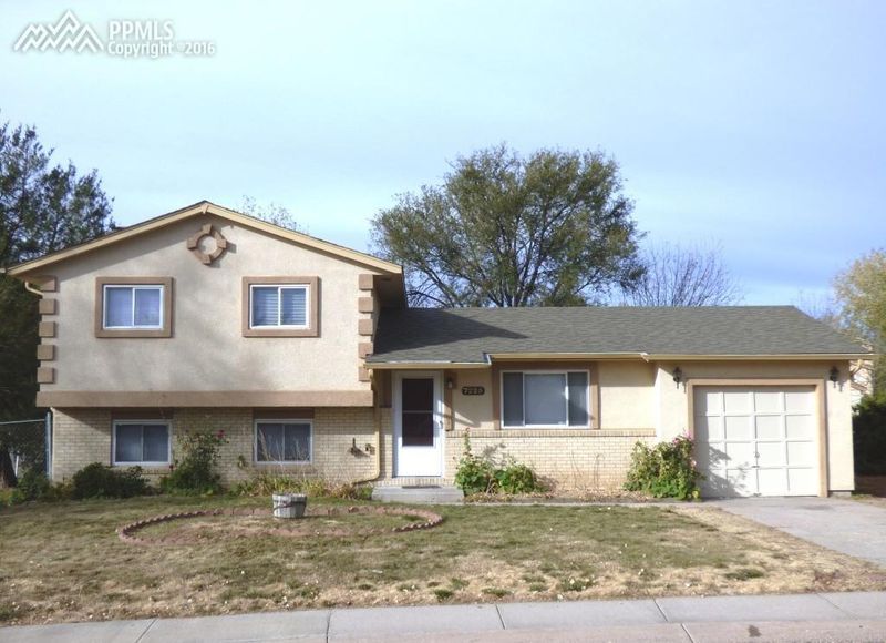 7225 S Sioux Cir, Colorado Springs, CO 80915