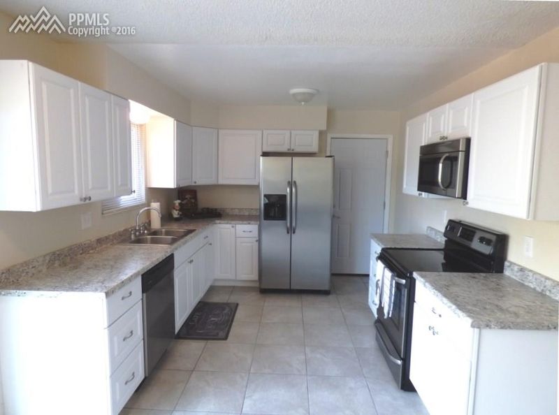 7225 S Sioux Cir, Colorado Springs, CO 80915