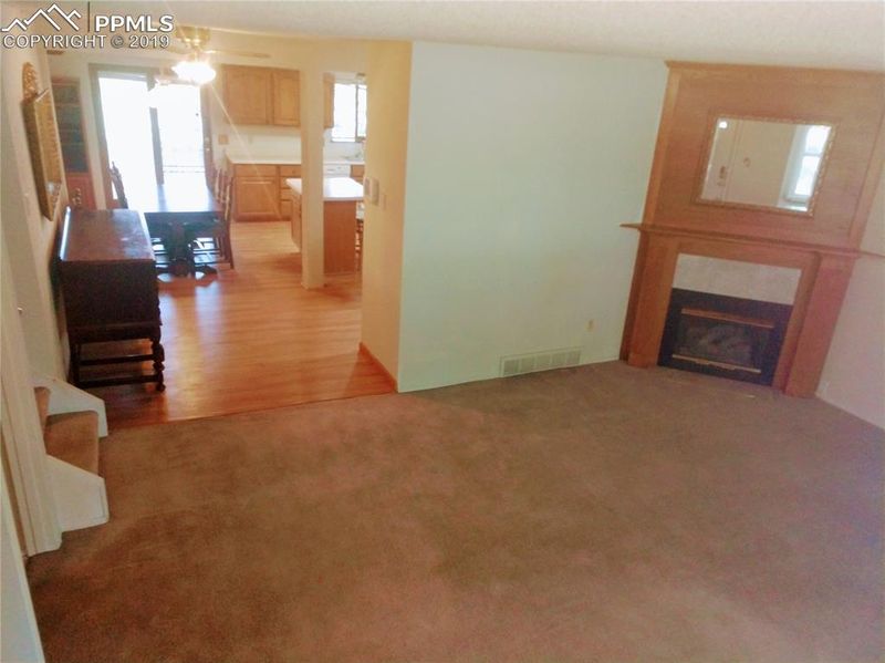 723 Paradise Ln, Colorado Springs, CO 80904
