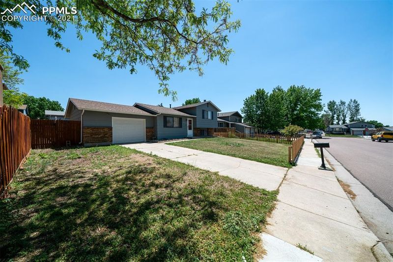 7235 Red Cloud St, Colorado Springs, CO 80911