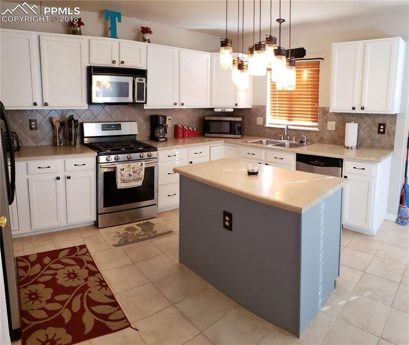 7237 Moss Bluff Ct, Fountain, CO 80817