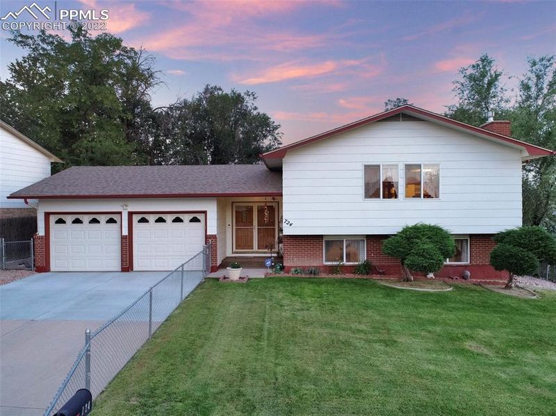 724 Raemar Dr, Colorado Springs, CO 80911