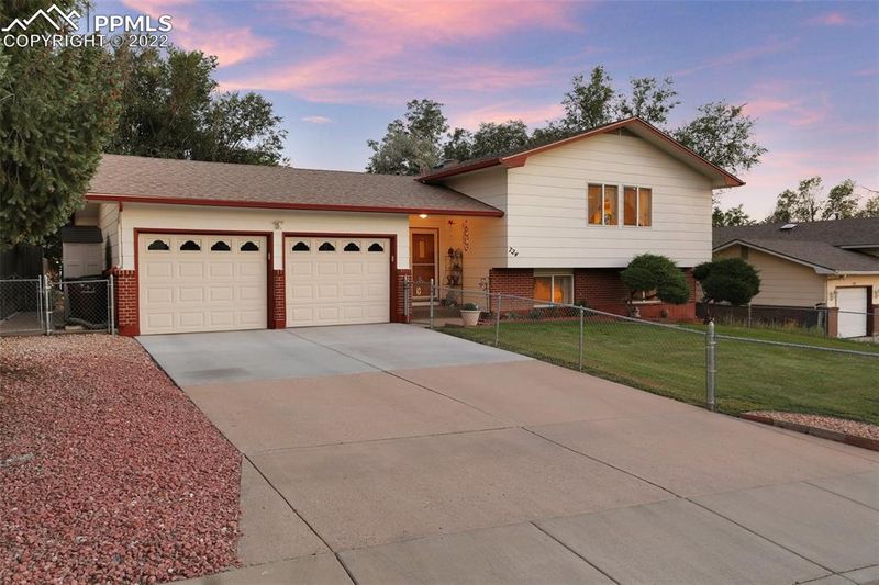 724 Raemar Dr, Colorado Springs, CO 80911