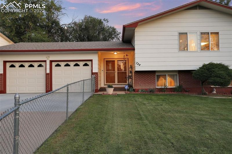 724 Raemar Dr, Colorado Springs, CO 80911