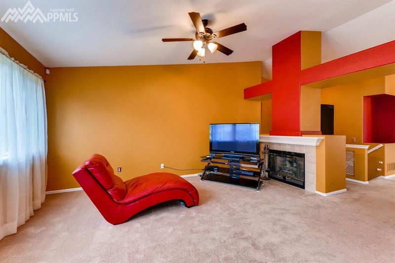 726 Greenscape Ln, Colorado Springs, CO 80916