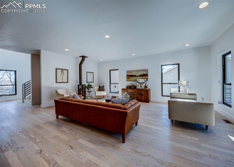 726 N Walnut St, Colorado Springs, CO 80905