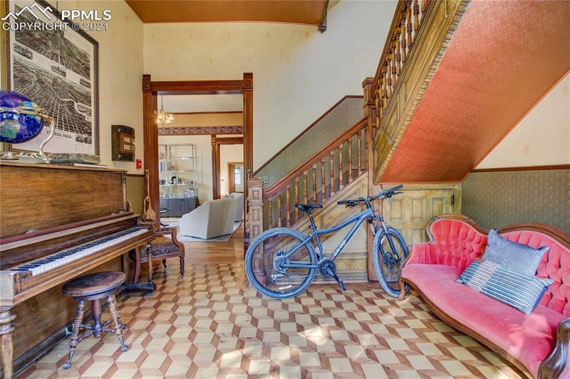 727 W 13th St, Pueblo, CO 81003