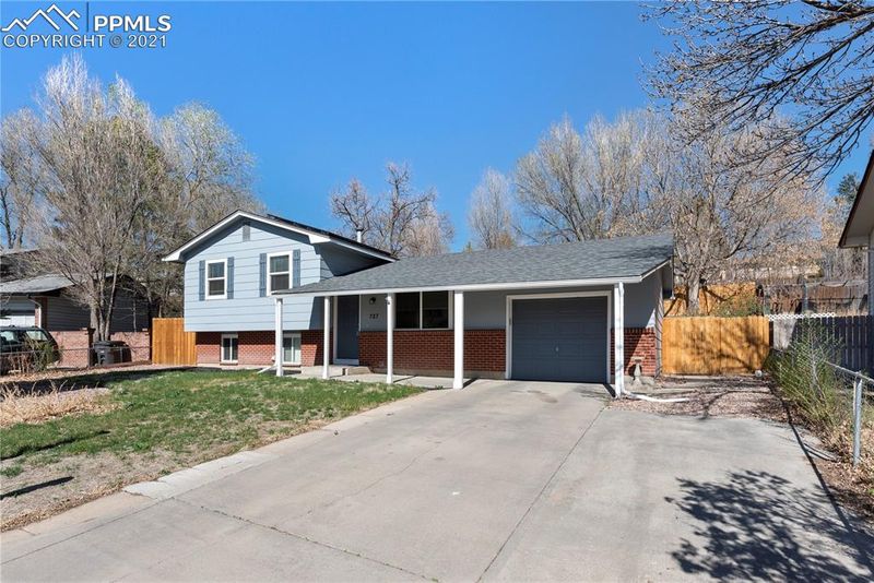 727 Cardinal St, Colorado Springs, CO 80911