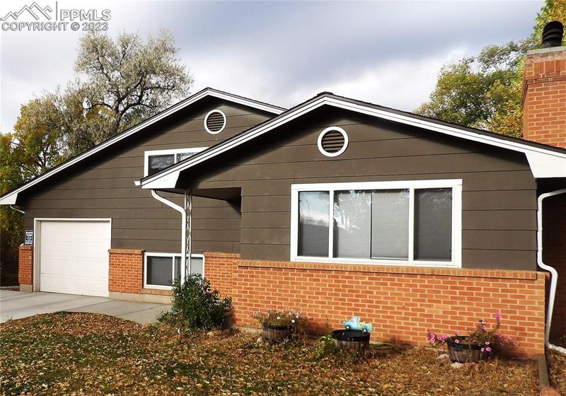727 Ellston St, Colorado Springs, CO 80907