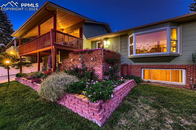729 Panorama Dr, Colorado Springs, CO 80904
