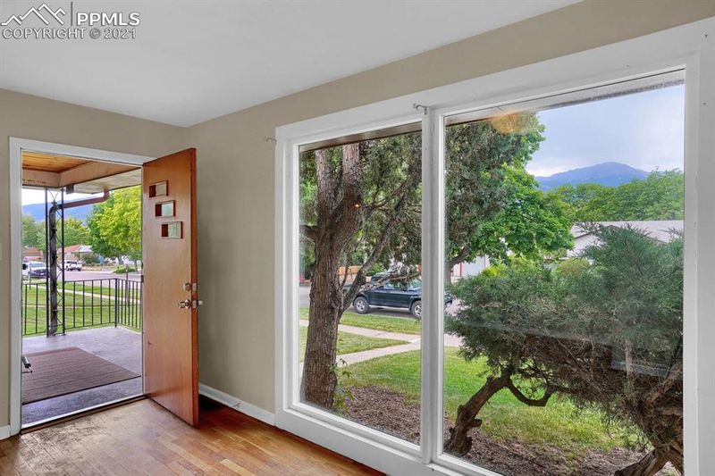 729 Pleasant St, Colorado Springs, CO 80904