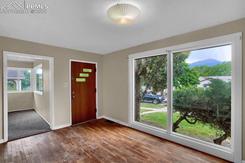 729 Pleasant St, Colorado Springs, CO 80904
