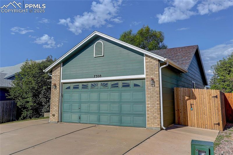 7308 Coral Ridge Dr, Colorado Springs, CO 80925
