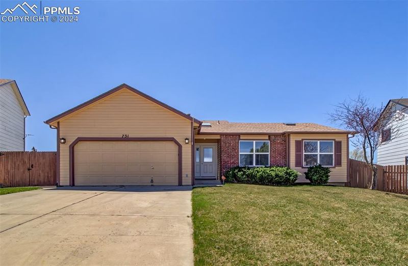 731 Foxwood Dr, Colorado Springs, CO 80911