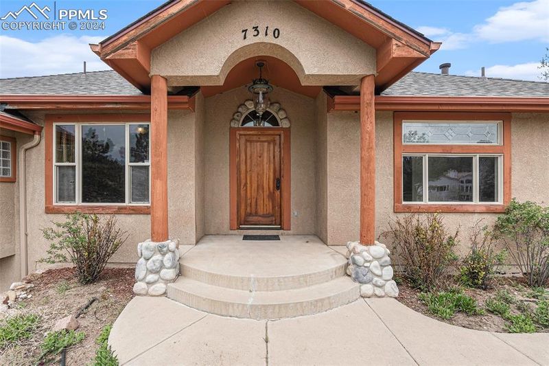 7310 Winding Oaks Dr, Colorado Springs, CO 80919