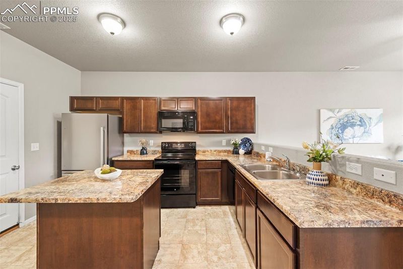 7315 Forest Meadows Ave, Colorado Springs, CO 80908