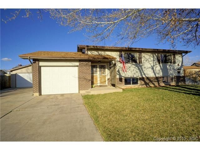 7318 Colonial Ct, Fountain, CO 80817