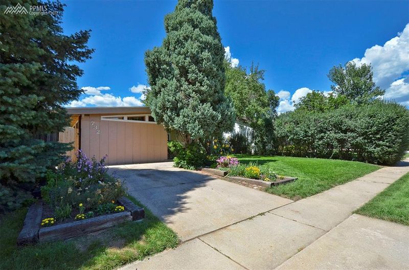 732 Valley Rd, Colorado Springs, CO 80904