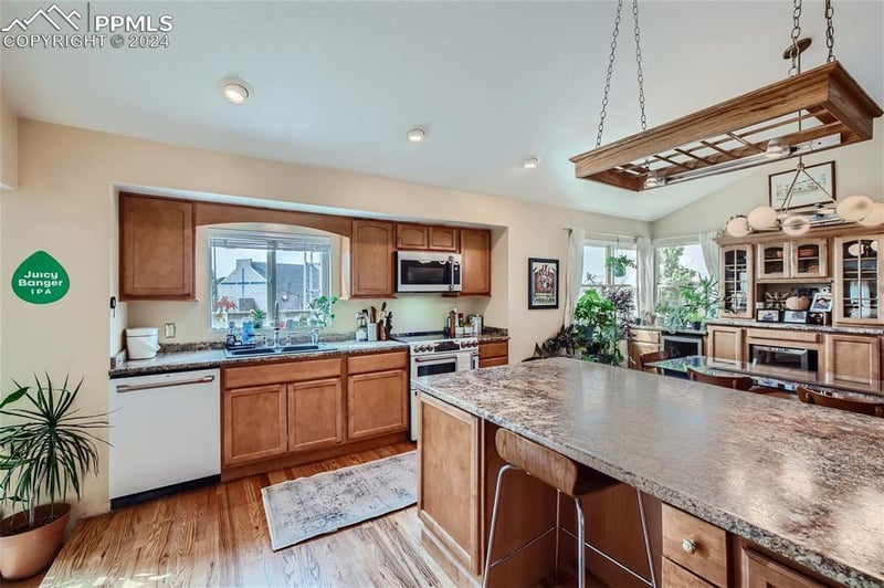 7324 Liberty Bell Dr, Colorado Springs, CO 80920