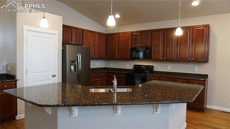 7334 Peachleaf Dr, Colorado Springs, CO 80925