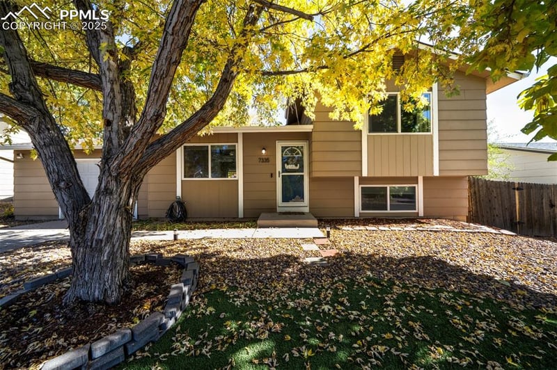 7335 Woodstock St, Colorado Springs, CO 80911