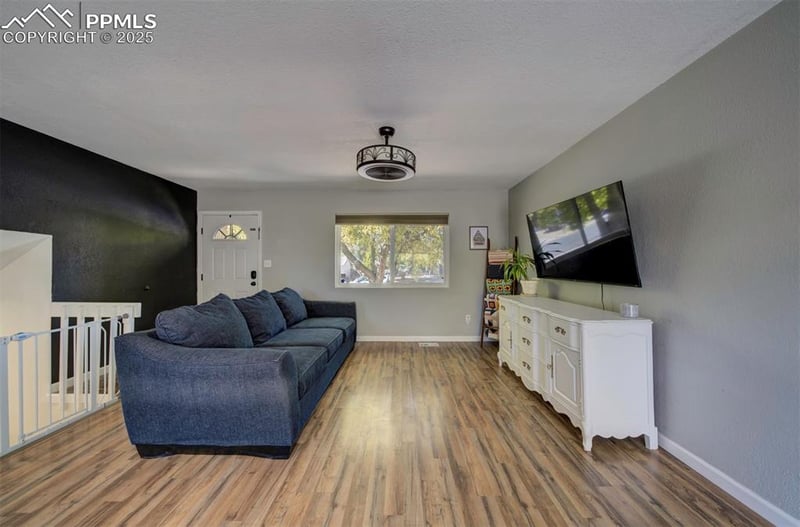 7335 Woodstock St, Colorado Springs, CO 80911