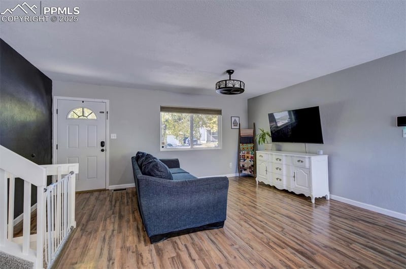 7335 Woodstock St, Colorado Springs, CO 80911