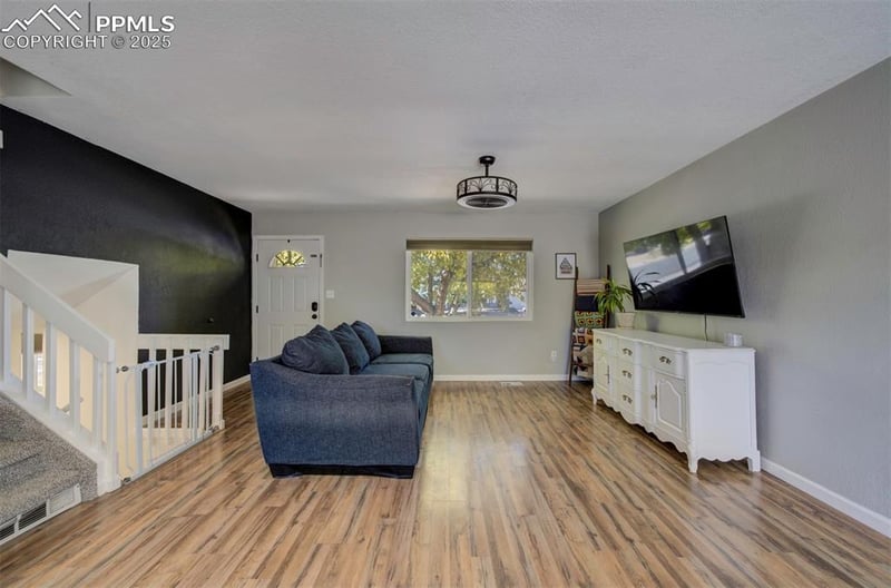 7335 Woodstock St, Colorado Springs, CO 80911