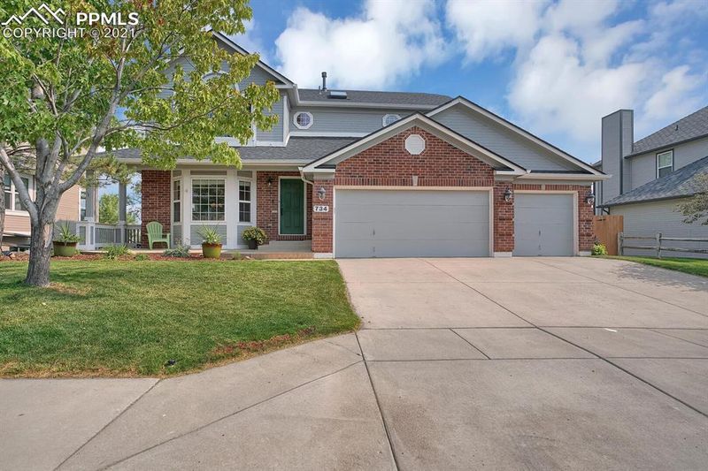 734 Capeglen Rd, Colorado Springs, CO 80906