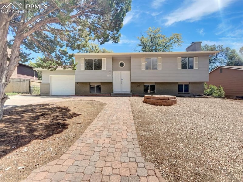 7349 Metropolitan St, Colorado Springs, CO 80911