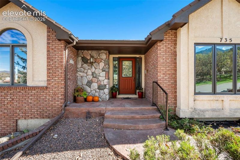 735 Pollux Dr, Colorado Springs, CO 80906