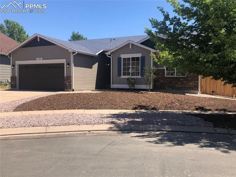 735 Riverview Ln, Colorado Springs, CO 80916