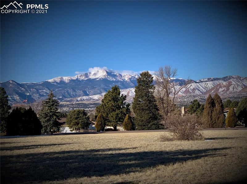 7351 Bell Dr, Colorado Springs, CO 80920