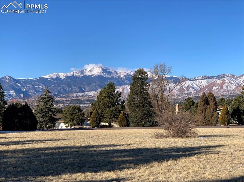 7351 Bell Dr, Colorado Springs, CO 80920
